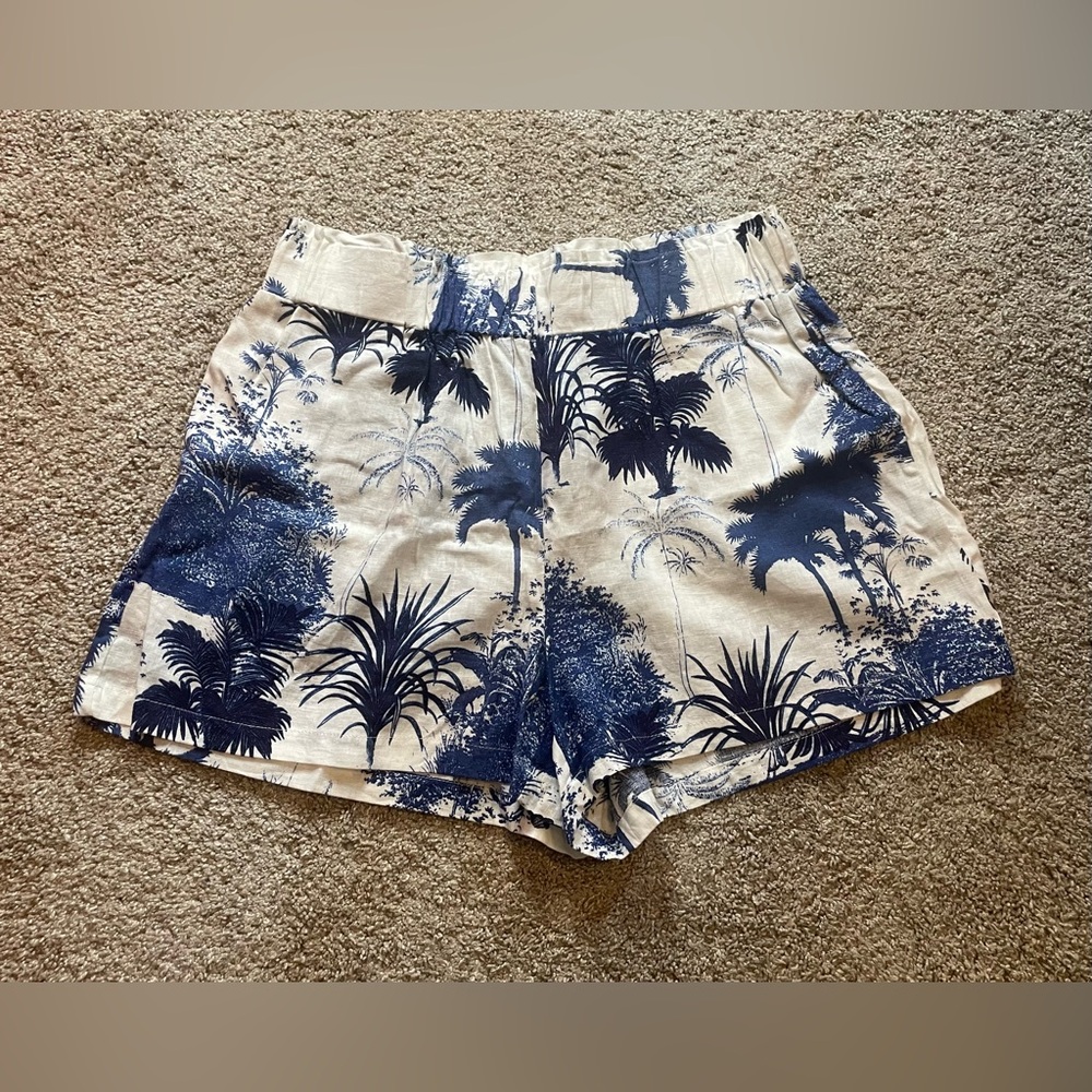 C&C California - Blue & White Linen Blend Shorts - Size large